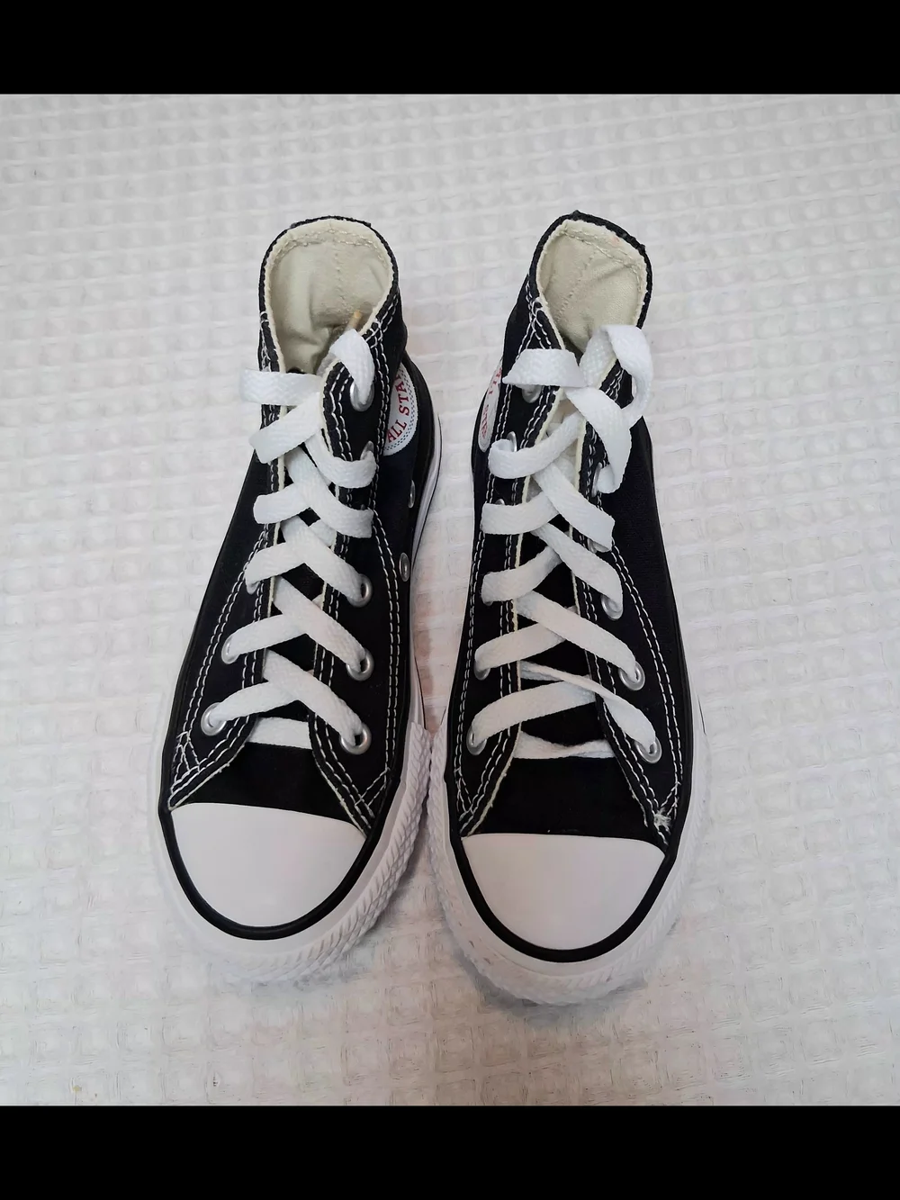 Converse Black Canvas High-Top Sneakers with White Accents Unisex Kids Size 11